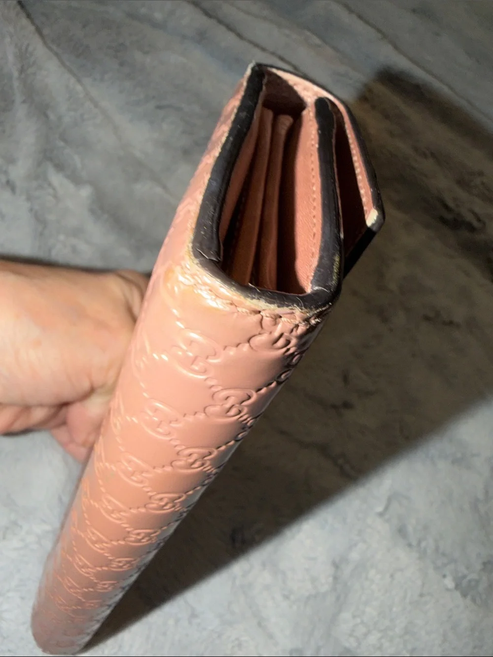 Gucci Metallic Rose Gold Signature Continental Clutch